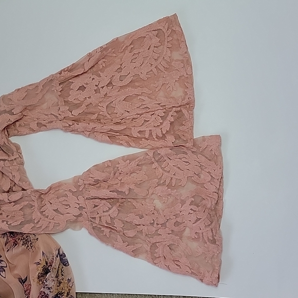 Xhilaration Bell long Sleeve  Mini Floral Dress/  XS. - Picture 4 of 9